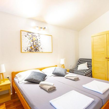 Apartments Ela ノヴァリャ エクステリア 写真