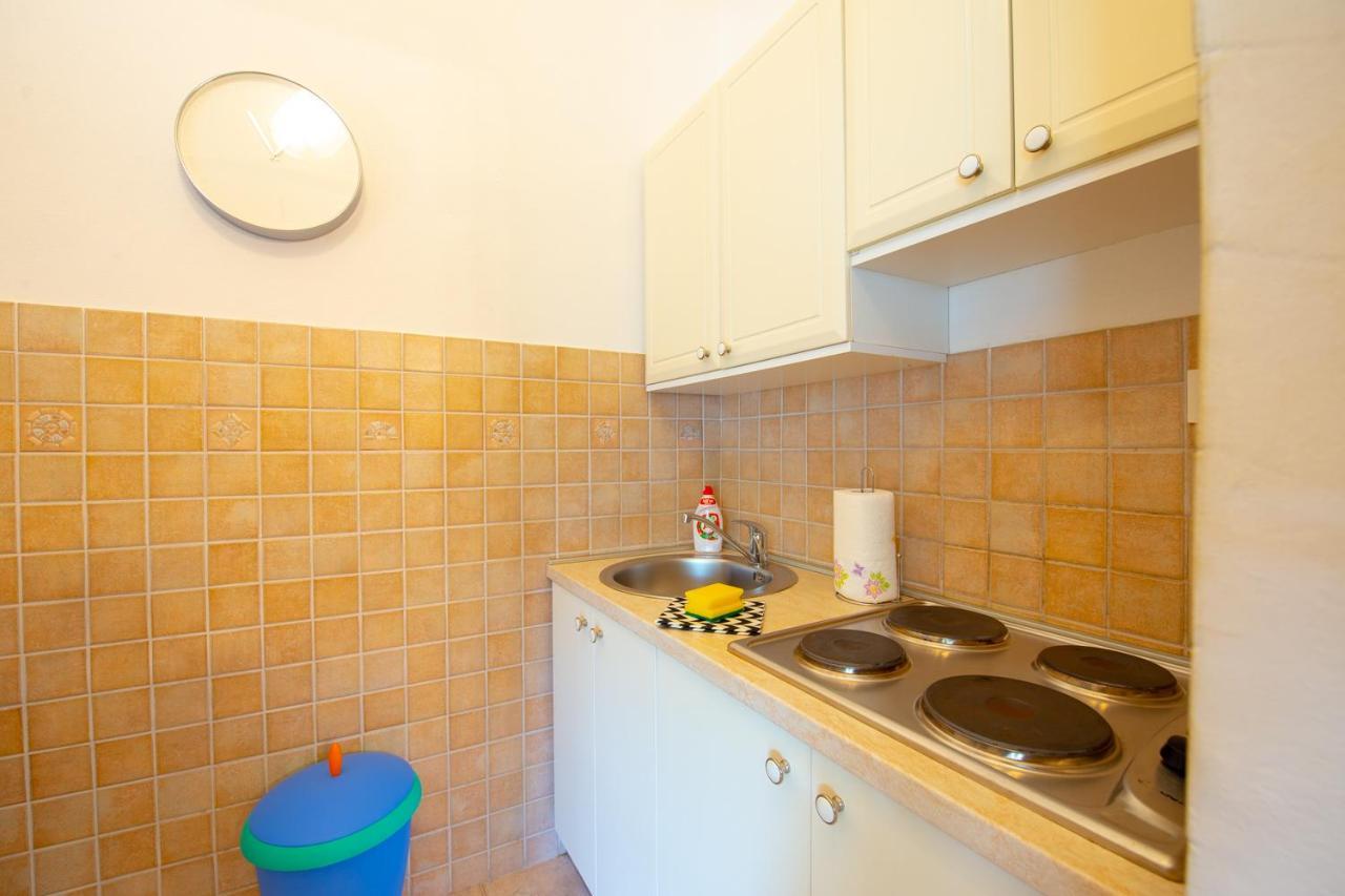 Apartments Ela ノヴァリャ エクステリア 写真