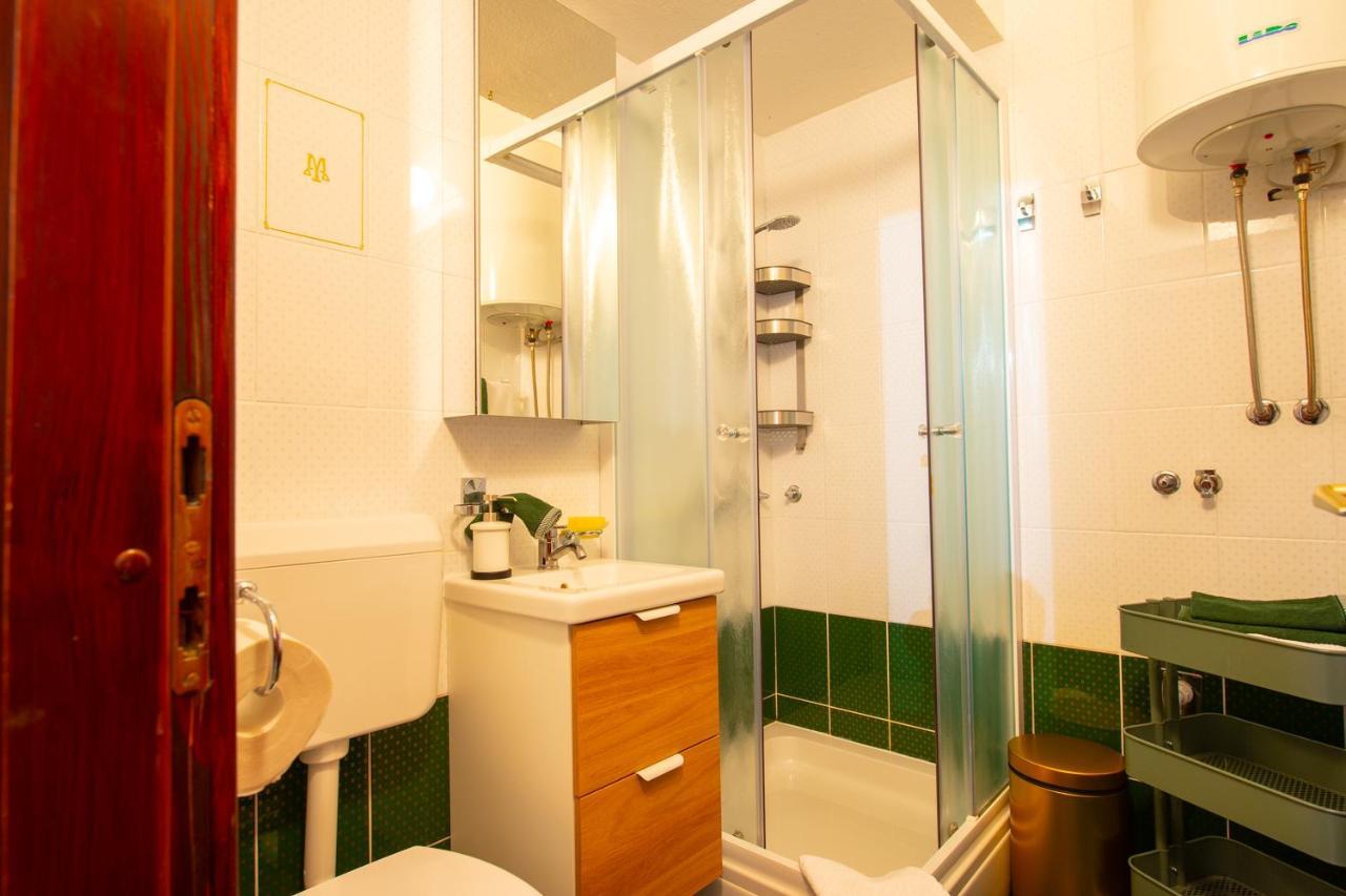 Apartments Ela ノヴァリャ エクステリア 写真